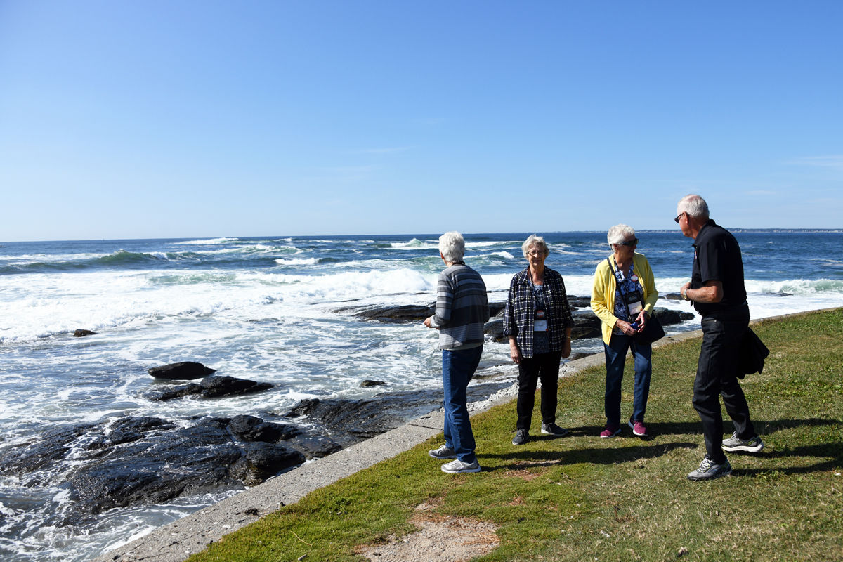 254 Monika Broughton, Joyce Dose, LaVerna and Alden Quiring at Brenton Point..jpg